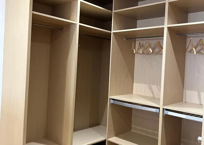 Ronda San Anton 아파트 *